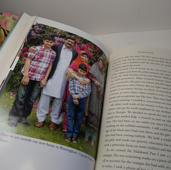 I Am Malala Hardcover Book. Malala Yousafzai Biography Book by Christina Lamb. - Picture 14 of 14